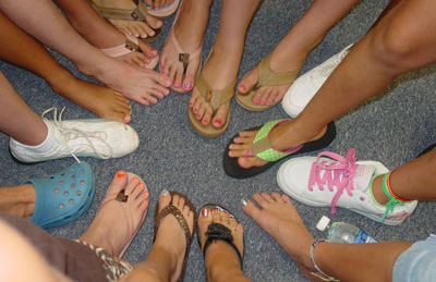 girls-feet.jpg