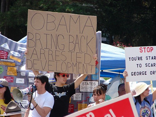 obama_bring_back_arrested_development.jpg