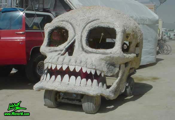 SkullCar02.jpg