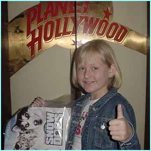 _38026144_thumbsupalice.jpg