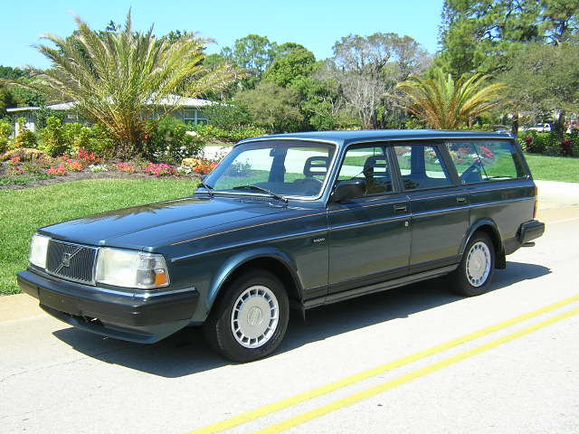 1990_volvo_240dl_wagon_2.jpg