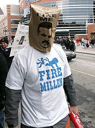 pg2_ap_lions_fan_195.jpg