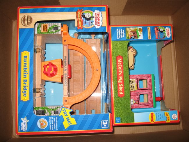 toy-trains-01.jpg