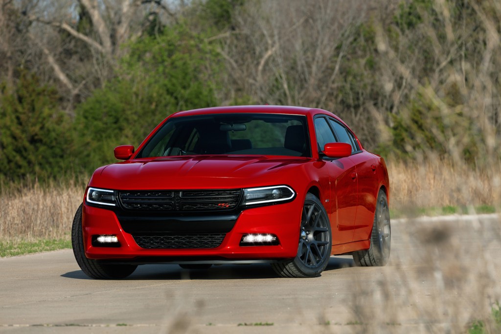 2015-dodge-charger_100464372_l.jpg