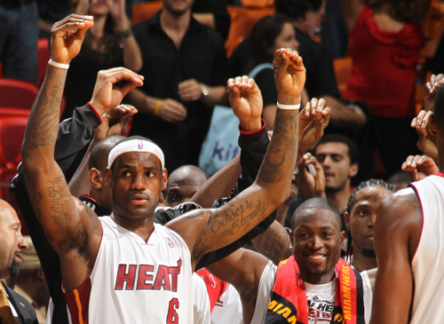 miami-heat-hand-signal.jpg
