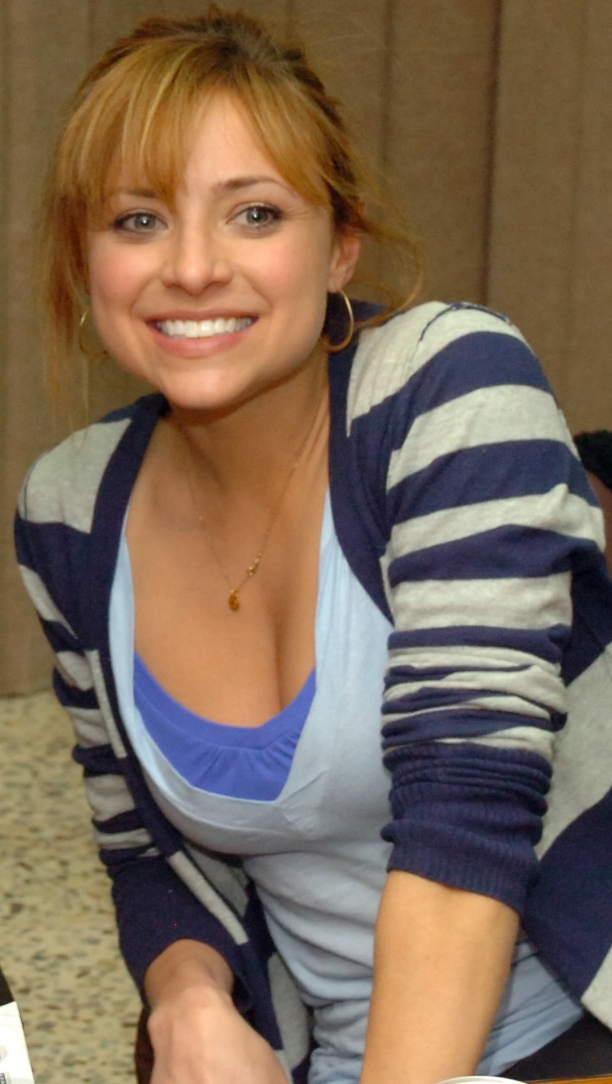 Christine-Lakin-USO-Tour-Jan-11-09_(2).jpg
