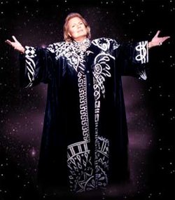 250px-walter-mercado.jpg