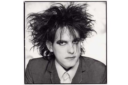 the-cure-robert-smith-2939325-500-333.jpg