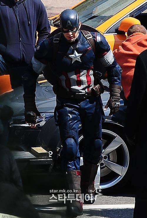 Captain-America-Avengers-Age-of-Ultron-Costume.jpg