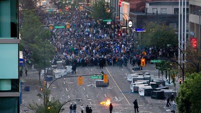 VancouverRiot1street.jpg