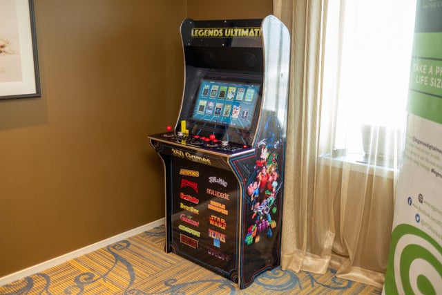 AtGames-Legends-Ultimate-Arcade-Machine-1-720x480.jpg