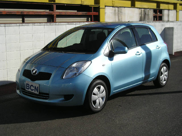 Used_Toyota_Vitz_2005.jpg