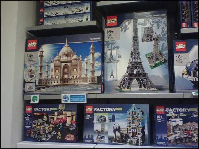 tajmahalandeiffeltowerlegobox.jpg