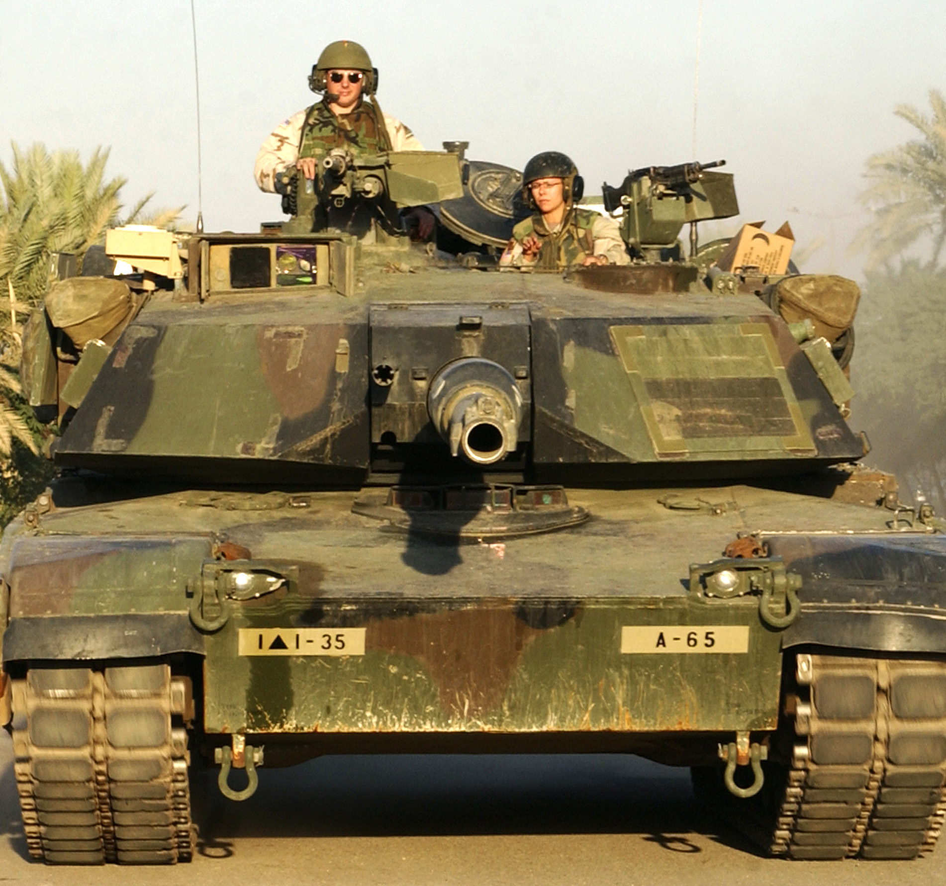 M1A1_abrams_front.jpg